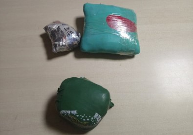 Polis, Kapalı Kahvehanedeki Işıktan Şüphelendi Torbacıları Yakaladı