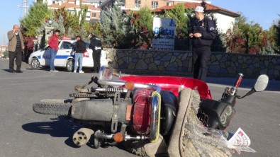 Aksaray'da Otomobil İle Motosiklet Çarpıştı Açıklaması 1 Yaralı