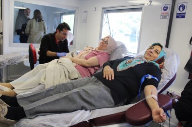 Elazığ'da Kadınlardan Kan Bağışına Destek