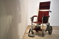 CAMBRIDGE - Fizikçi Hawking'in Tekerlekli Sandalyesi Satışa Çıkarıldı