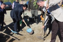 ALI ARSLANTAŞ - Hükümlüler Erzincan'da Fidan Dikti