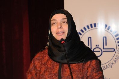 Mardin'de 'Biz Bir Aileyiz' Konferansı Düzenlendi