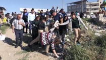 TOPLUM DESTEKLI POLISLIK - Mersin'de Bin Öğrenciden Sahil Temizliği