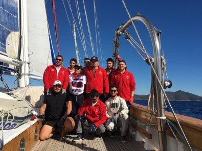MSKÜ Öğrencileri İlk Yelkenli Okul Gemisi İle Yarıştı
