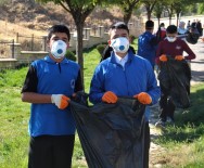 FıRAT ÜNIVERSITESI - Öğrenciler, Tarihi Harput Mahallesinde Çöp Topladı