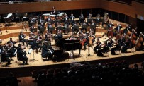 KEREM GÖRSEV - Yaşar Üniversitesi Oda Orkestrası Cumhuriyet Konserinde Mest Etti