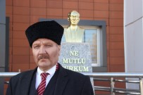 ÖZEL DERS - Atatürk'e Benzeyen Teknisyen Dikkat Çekiyor