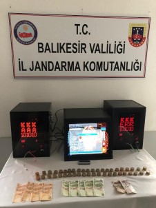 Balıkesir'de 3 Kumar Makinesi Ele Geçirildi