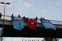 SAKIP SABANCI - Beşiktaş'ta 300 Metrelik Dev Türk Bayrağıyla Binler Dolmabahçe'ye Yürüdü