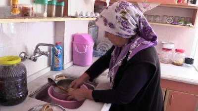 Çalınır Korkusuyla Üzerine Aldığı Altınları Dışarıda Unuttu