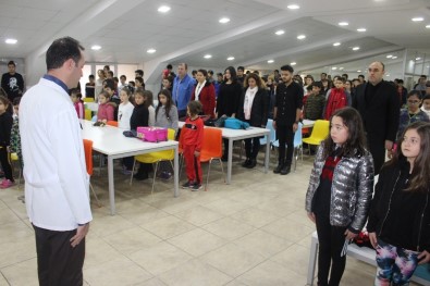 CÜ Vakfı Okulları Atatürk'ü Andı