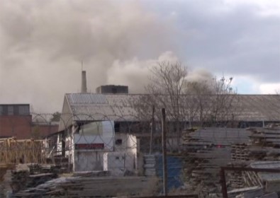 İstanbul'da Kartal'da Plastik Boru Üreten Fabrikada Yangın