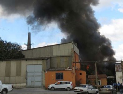 Kartal'da fabrikada yangını