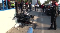 MUSTAFA GÖKÇE - Kontrolsüz Dönüş Yapan Araç Motorize Ekibe Çarptı Açıklaması 2 Yaralı