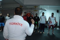 MİLLİ SPORCULAR - Milli Sporcular KUDO MMA Dünya Şampiyonası İçin Torbalı'da Kampta