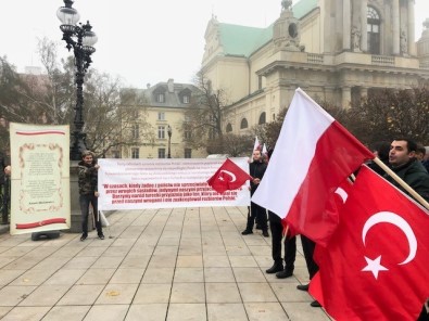 Polonya'da Yaşayan Türkler Polonya'nın Bağımsızlığının 100. Yılını Kutladı