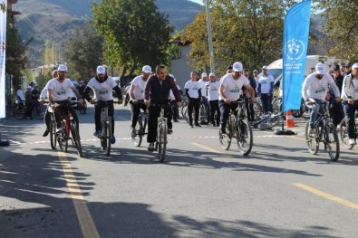 Uzundere'de 'Koşa Biliyorken Koş'up Pedal Çevirdiler