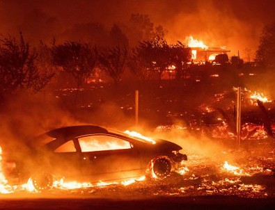 Kaliforniya'da dev yangın: 23 kişi hayatını kaybetti