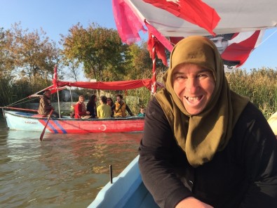 (Özel) Balıkçı Kadınlar Artık Ekmek Tekneleriyle Turistleri Gezdiriyor