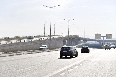 Başkent'te Süren Yol Çalışmaları Devam Ediyor