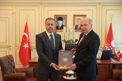 İstanbul Valisi Yerlikaya'dan İBB Başkanı Uysal'a İade-İ Ziyaret