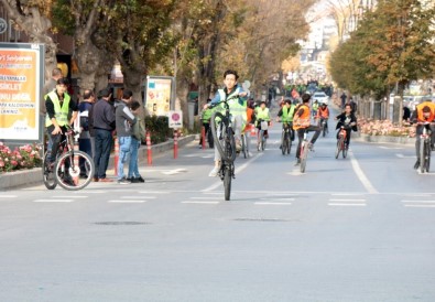 Kırşehir'de Bisiklete Binme Etkinliği