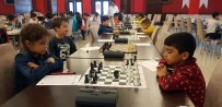 İBRAHIM KÜÇÜK - Öğrenciler Satranç Turnuvasında Hem Eğlendi Hem De Ata'larını Andı