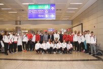 MILLER - Şampiyon Milliler Yurda Döndü