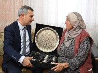 ENGELLİ ÖĞRENCİLER - 'Tut Elimden' Projesi İle Engelli Vatandaşlara Hizmet Veriliyor