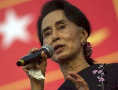 Suu Çii'ye verilen ödül geri alındı