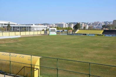 Aliağa'daki Yeni Mahalle'ye FİFA Standartlarında Futbol Sahası