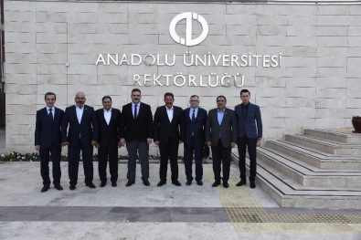 Anadolu Üniversitesi Rektörü Çomaklı'ya Ziyaretler
