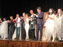 TİYATRO OYUNU - ''Büyücü'' Oyunu İzleyicileri İle Buluştu