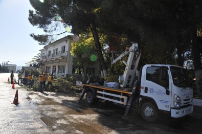 Büyükşehirden Yenice'de Temizlik Çalışması