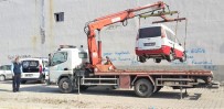 HURDA ARAÇ - Erenler' Hurda Araç Temizliği Aralıksız Devam Ediyor