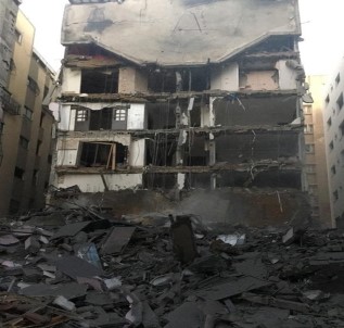 İsrail Gazze'de 7 Binayı Bombaladı Açıklaması 4 Şehit