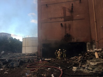 İstanbul'da Eski Tül Fabrikasında Yangın