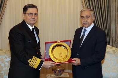 KKTC Cumhurbaşkanı Akıncı, Oramiral Özbal'ı Kabul Etti