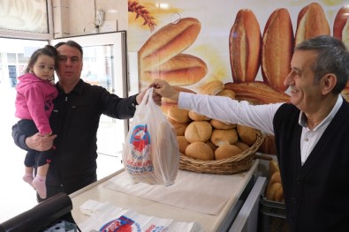 Kocaeli'de 1 Liraya Satılan Ekmeğe Vatandaşlardan Büyük İlgi