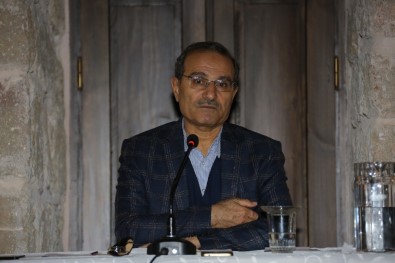 Prof. Dr. Çeker Açıklaması 'Hz. Mevlânâ'yı Yanlış Tanıttılar'