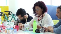ENGELLİ ÖĞRENCİLER - Akademisyenler Ve Seramik Sanatçıları Engellilerle Buluştu