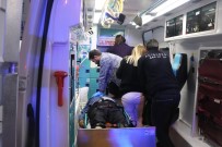 BELEDIYE OTOBÜSÜ - Direksiyon Başında Kalp Krizi Geçiren Sürücü Yaptığı Kazada Öldü