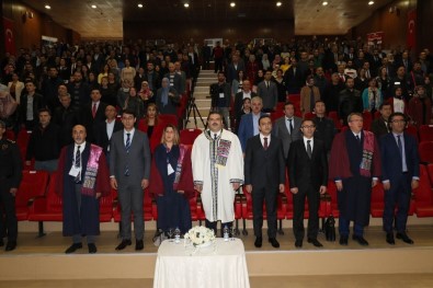 Eskişehir AÜ Rektörü Çomaklı, Diyarbakır'da Başarı Belgesi Takdim Törenine Katıldı