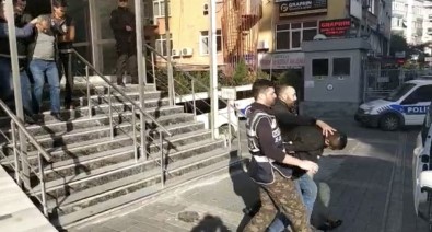 İstanbul'da ABD'li Turisti Otel Odasında Gasp Eden Zanlılar Yakalandı