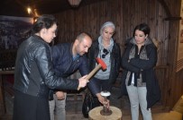 İPEK TANRIYAR - 'Olgun Portakal'' Adlı Tiyatro Oyuncularından Bilecik Gezisi