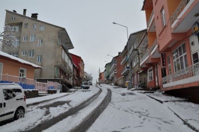 Pülümür'de okullara 2 gün kar tatili