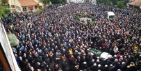 LASTİK İŞÇİLERİ - Sendika Üyeleri, Öldürülen Başkanları Karacan'a Veda Etti