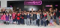 TÜRKIYE BELEDIYELER BIRLIĞI - Van'da 15 Bin 424 Öğrenci Sinemayla Buluştu