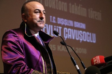 Bakan Çavuşoğlu'na Fahri Doktora Unvanı