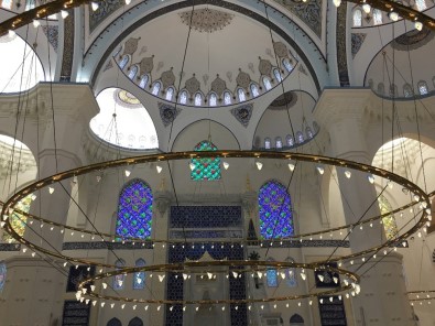Çamlıca Camii'nde İlk Sela Okundu
